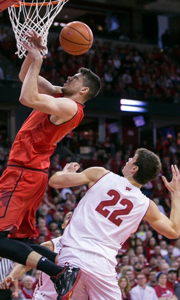 No. 11 Wisconsin beats No. 23 Maryland 71-60 in Big 10 tilt (Feb 19, 2017)